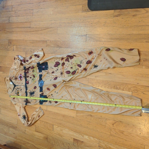 Exterminator Costume - Picture 6 of 11